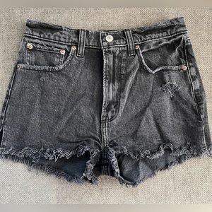 Abercrombie high rise mom short. Size 26